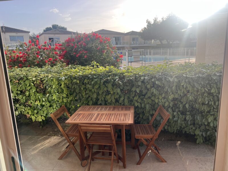 Appartement RdC 4 pers climatisé, piscine, parking