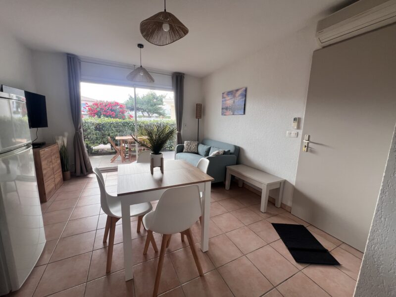 Appartement RdC 4 pers climatisé, piscine, parking