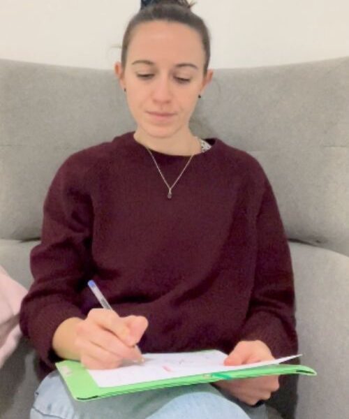 Thérapeute psycho-corporelle et professeure de yoga